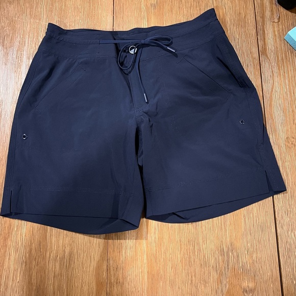 Athleta Pants - Athleta Rincon Bermuda Shorts Navy Blue Size 2